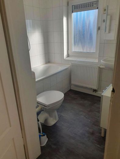 Helles, voll möbliertes 20qm Zimmer in Ludwigsburg – Reine Frauen-WG – Bad