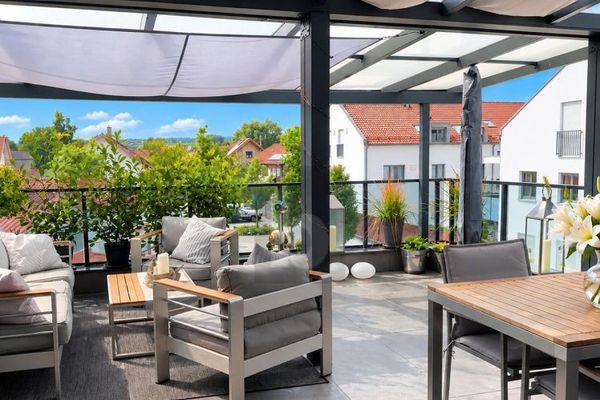 LUXURIÖS WOHNEN MIT GROßER DACHTERRASSE