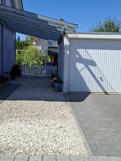 Energy-efficient passive house in a quiet location – Garage