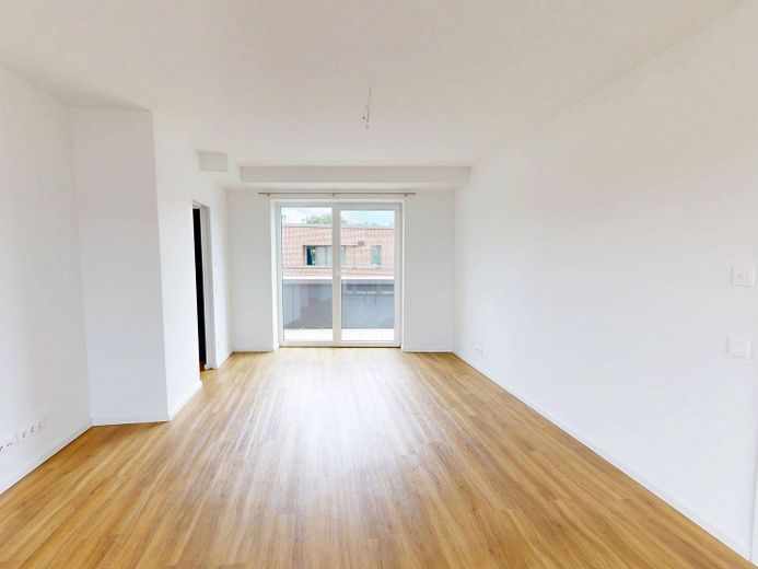 Wohntraum in Rissen: 3-Zimmer-Dachgeschosswohnung mit 2 Dachterrassen, eigenem Lift, EBK uvm. – Ansicht IV: Wohn- und Esszimm…