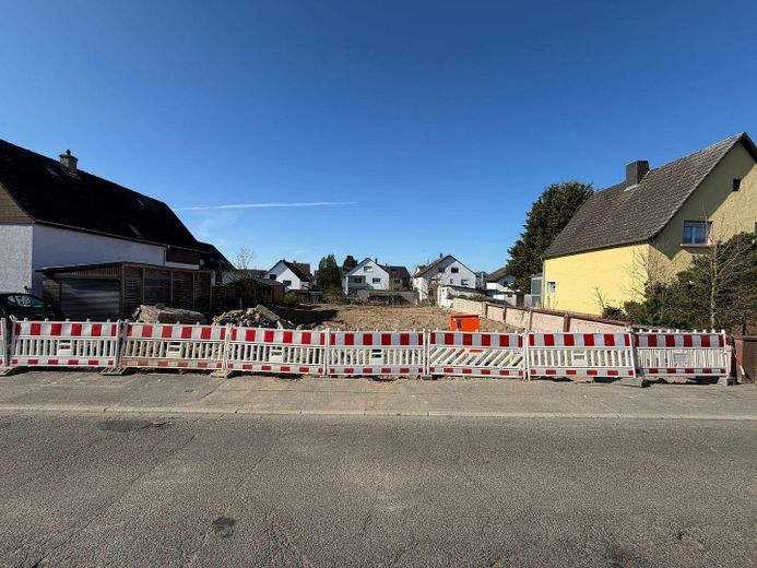 Nur noch 1 Baugrundstück für eine Doppelhaushälfte – Foto 1