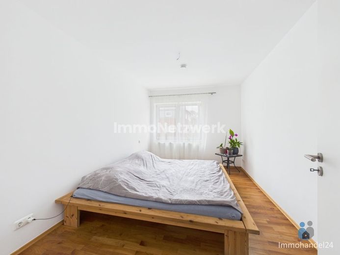 NEU***aufwendig saniertes 2 Familienhaus mit Garagen in Kreuzau Drove***NEU – Schlafzimmer