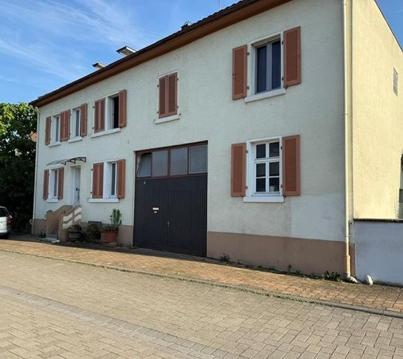 Leben, wo andere Urlaub machen! Modernisiertes Zuhause f. Generationen, Homeoffice - provisionsfrei! – Vorderansicht
