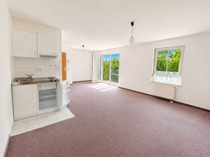 BEZUGSFREIES APPARTMENT IN BESTLAGE VON PLAUEN – Raumansicht