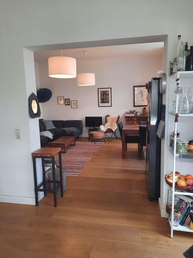 Exklusive und großzügige 5-Zimmer-Maisonettewohnung mit Balkon – Blick aus der Küche