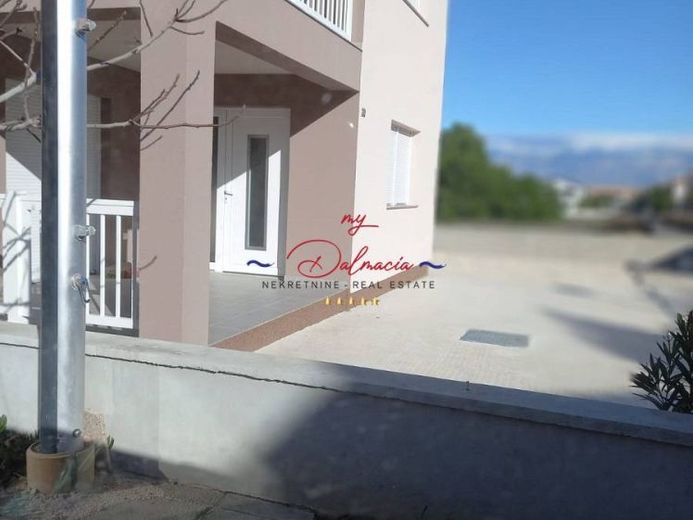 Vir, Haus mit zwei Wohnungen in ruhiger Lage – Foto 1