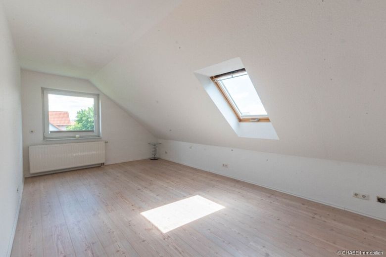 Moderne Wohneinheit in TOP-Wohnlage - Bestes Wohnen mit Garten und Pool in Hameln, Wangelist! – Schlafzimmer Dachgeschoss