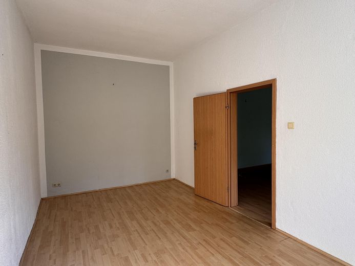 Top Sichtbarkeit: Gewerbe (2.021 m²) mit Wohnpotenzial für Handel, Büro, Praxis & Werkstatt – Schlafzimmer / Büro 1