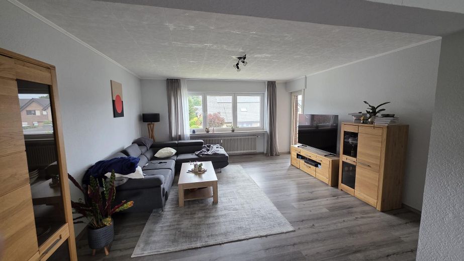 4-Zimmer-Wohnung mit Garage u. Keller, Unabhängig mit Wärmepumpe u. PV Strom – Foto 3
