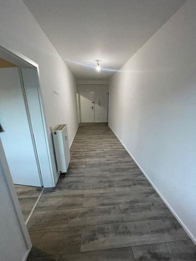 Wohn / Geschätshaus am Bahnhof/Fußgängerzone – Wohnung 1. OG (Saniert 12.25)