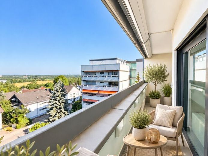 Traumwohnung mit Weitblick und eigenem Stellplatz in Ettlingen! – Foto 1