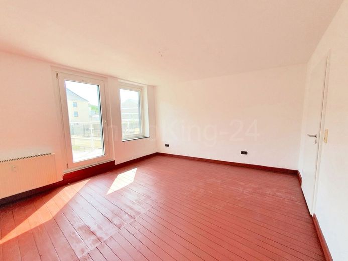 ++ WOHN- UND GESCHÄFTSHAUS IN ZENTRALER LAGE! TOP RENDITE!! ++ – WOHNZIMMER OBERGESCHOSS