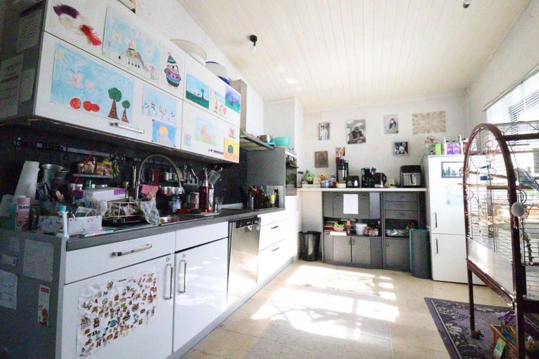 WRS Immobilien - Neuberg - Architekten-Villa mit Einliegerwohnung + großem Garten mit Baumbestand – Küche