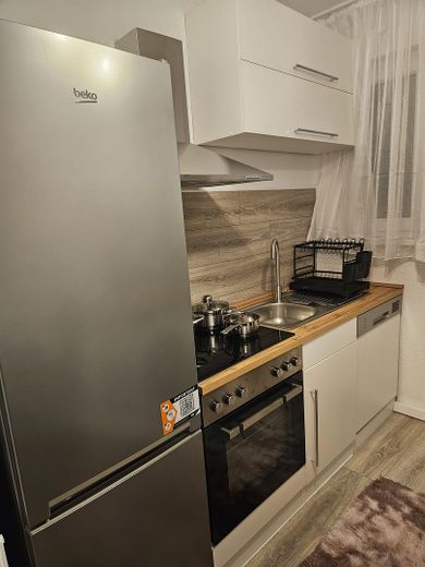 Möbliertes 3-Zimmer-Apartment als 3er-WG am Heidelberger Platz- nahe FU und Charité Zahnklinik – Kitchen