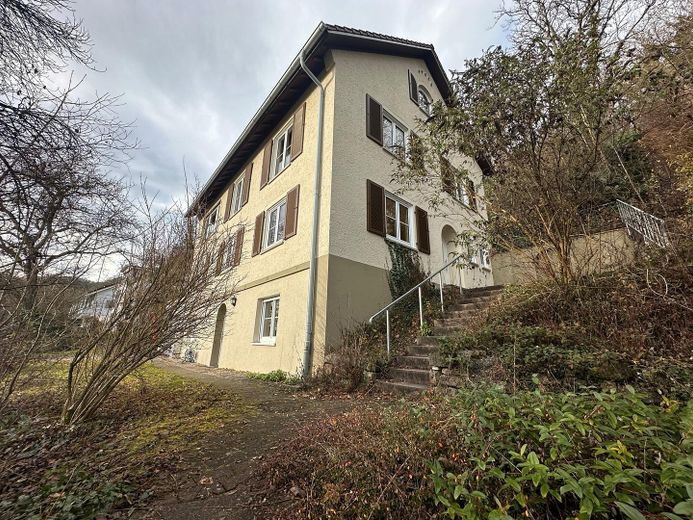 Traumhaus in Top Lage mit Einliegerwohnung und hohem Ausbaupotential und großem Grundstück – Foto 3