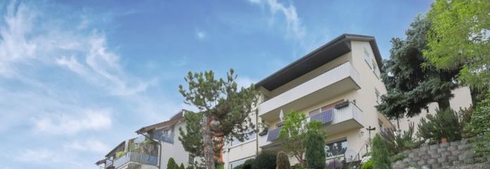 Attraktives Mehrfamilienhaus mit Renditepotenzial und freien Einheiten