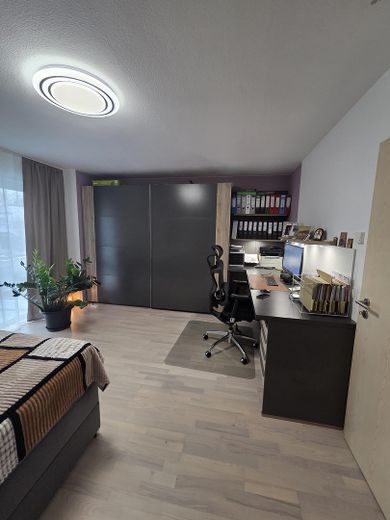 Hausgefühl statt Wohnung: Moderne 3-Zi.-Maisonette mit Garten, Terrasse & Balkon (BJ 2013) – Arbeitsbereich