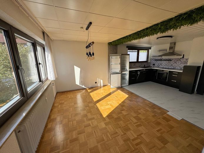 Esszimmer und Küche