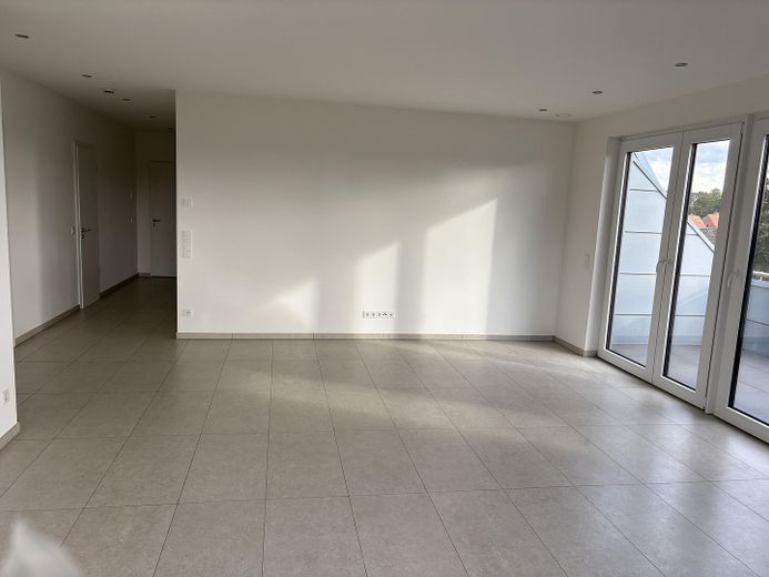 Exklusive 4-Zimmer-Wohnung mit großem Balkon – Foto 4
