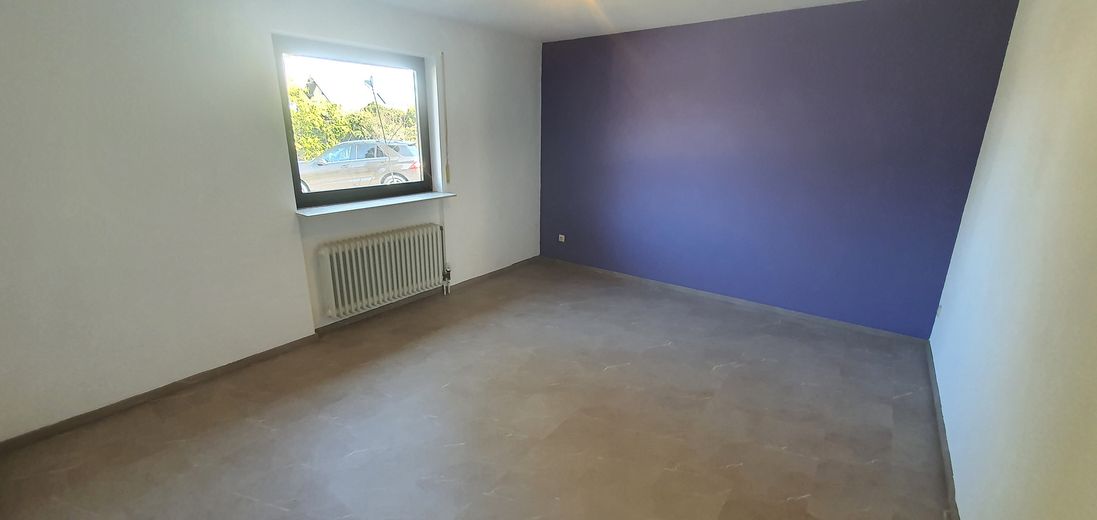 Modernisierte helle 5,5 Zimmer 145 m² EG Whg. / Garten / EBK / ca. 37 m² Süd Terrasse & Markise – Großes Kinderzimmer