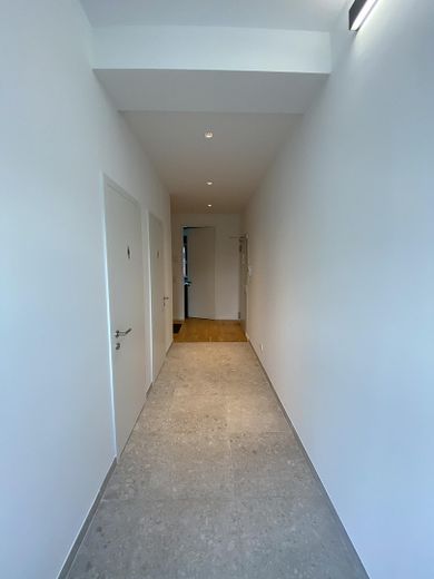 Interessante proprietà ad uso ufficio con potenziale di rendimento in una posizione molto richiesta a Schönefeld Großziethen – Flurbereich EG