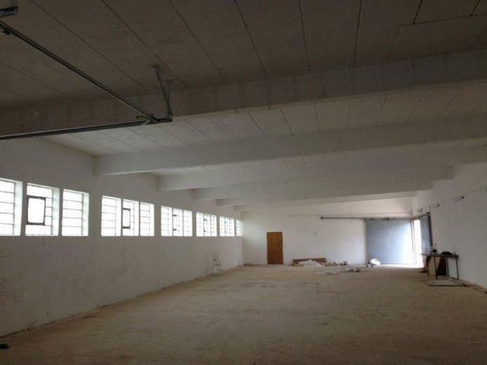 kompl. Speditions- und Logistikanlage ** Kreis Sonnefeld ** ca. 100 m² Büro und bis zu 800 m² Lager ** Rampe ** Werkstatt ** – Foto 1