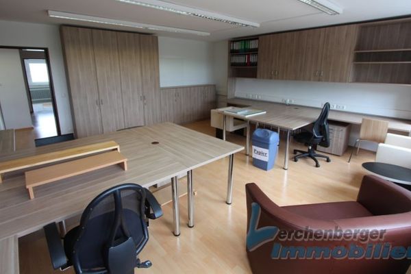 IMMOBILIEN LERCHENBERGER: Светлое и просторное офисное помещение на 2-м этаже в западной части Платтлинга