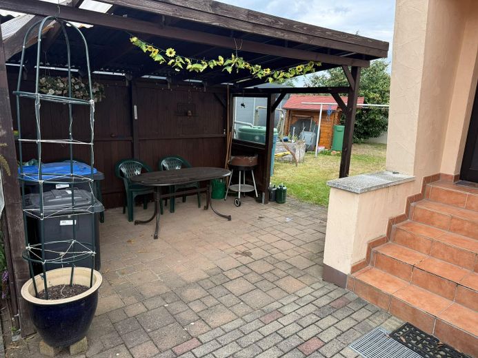 Casa unifamiliar con 1209qm de terreno y más de 250qm de superficie útil – Eingangsbereich mit Sitzmöglic