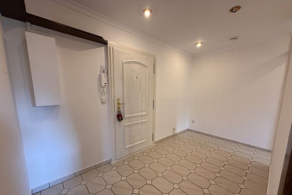 Wunderschöne leerstehende Zweizimmerwohnung mit Garage