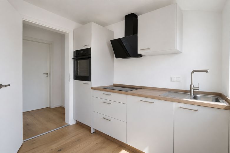 Piso de 2 habitaciones reformado con alta calidad | 47,5 m² | cocina nueva | sin comisión – Küche