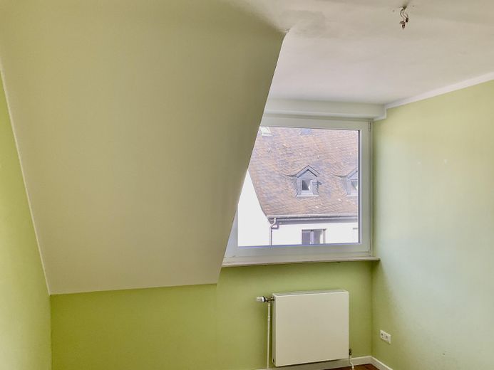 Gemütliche Dachgeschosswohnung in Ko-Metternich, provisionsfrei, mit Balkon und Garage – 2. Schlafzimmer