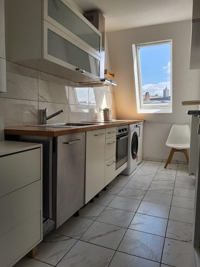 TOP Lage! Möblierte 2-Zimmer-Wohnung – Küche 2