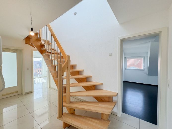 Helle und großzügige 3,5-Zimmer Maisonettewohnung mit EBK und Balkon! – Ebene 1 - Eingangsbereich