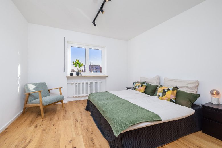 Sofort bezugsfertige 3-Zimmer Wohnung in Augsburg-Haunstetten – kernsaniert, Tiefgaragenstellplatz – Foto 1