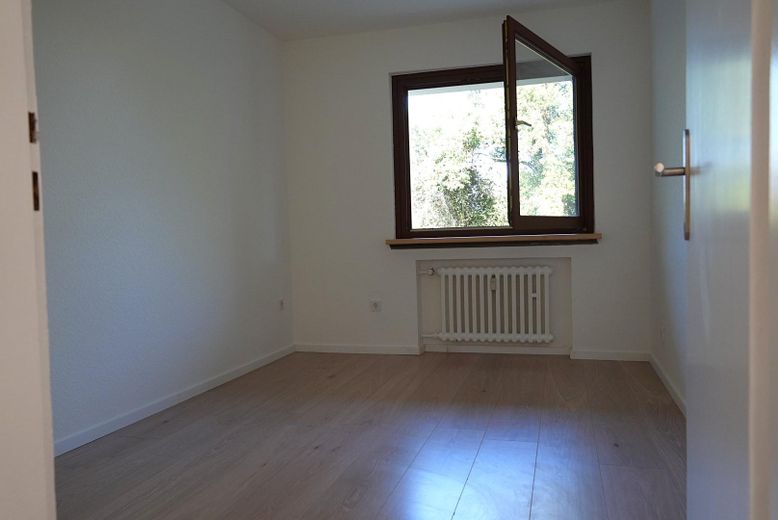 Wohnen im Grünen - Ihr Zuhause mit Balkon und 3 Zimmern – Kinderzimmer
