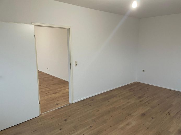 73m²-Wohnung im Zentrum von Apolda – Erstbezug nach Sanierung – Foto 5