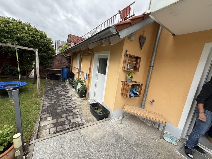 Garage zu Garten