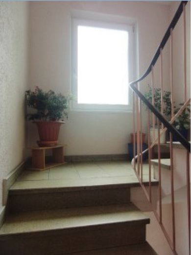 Appartamento di 1 locale completamente ristrutturato con cucina abitabile aspetta il nuovo proprietario! – Treppenhaus