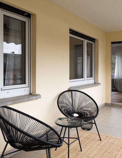 Gotowe do zamieszkania mieszkanie po remoncie: 4 pokoje, balkon i widok na zamek w centrum Königstein – Balkon