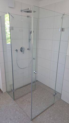 NEUBAU am Freibad - Wallbox Fahrradgarage Topausstattung – Echtglas Duschkabine