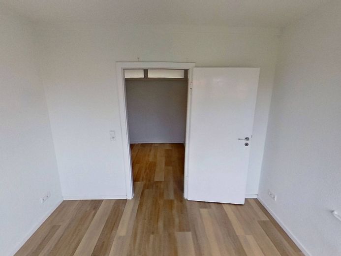 Westercelle’de balkonlu ve bol ışık alan modern 3 odalı daire – Ansicht II: Schlafzimmer II