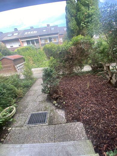 Casa a schiera centrale a Norderstedt con giardino e garage! – Vorgarten