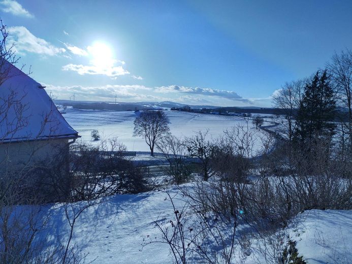Idyllisch Wohnen mit freiem Blick ins Grüne – Faszination Winter