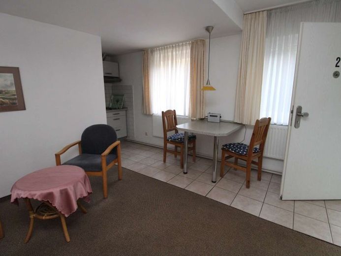 Ab Juli: Kleines Apartment direkt an der Ostsee! – Foto 1