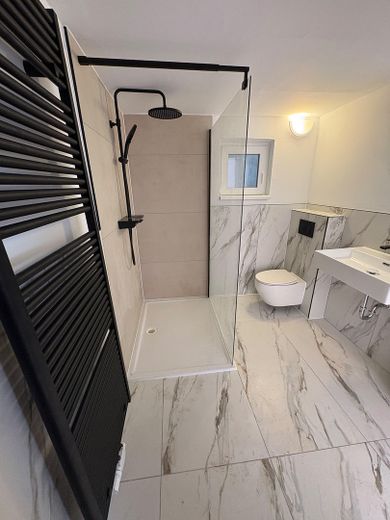 Kernssanierte Erdgeschosswohnung zu verkaufen – Foto 2