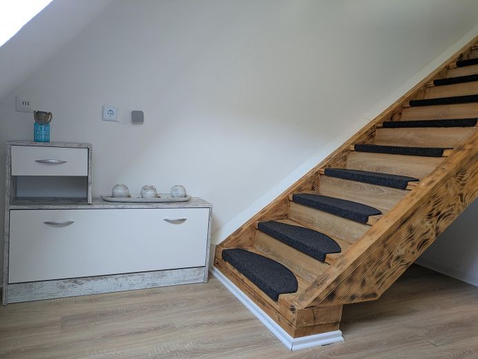Attraktives, vollmöbliertes Apartment in Kaiserslautern-Hohenecken zu vermieten – Entree