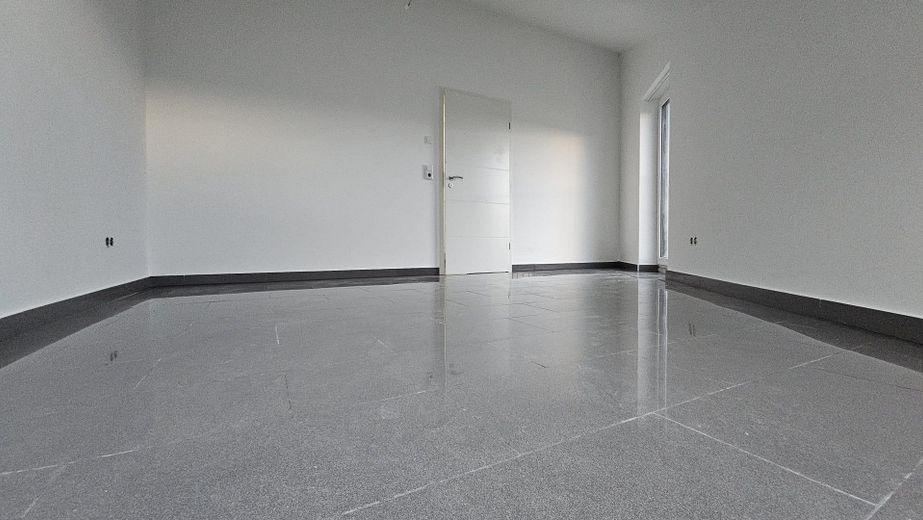 3,5-Zimmer-Wohnung in Bad Vilbel: Modernes Wohnen mit Dachboden – Schlafzimmer
