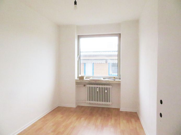 Freundliche 2,5-Zimmer-Wohnung mit Balkon – Arbeitszimmer