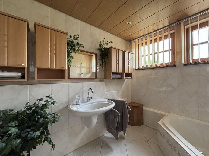 Versatile space wonder in a quiet prime location: your new home or a smart investment! – DG Bad