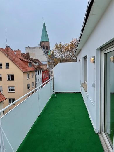 Renovierte 2,5-Raum-Penthouse-Wohnung mit Balkon in Kaiserslautern – Balkon Blick Nord